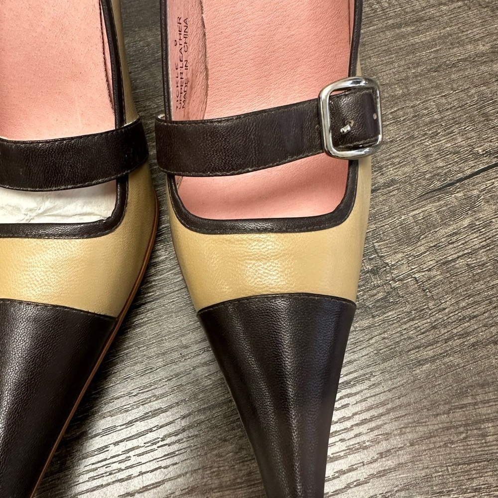 N.Y.L.A. Two-Tone Beige and Black Pointed Mary Jane Buckled 4” Pumps NWB - Picture 2 of 9